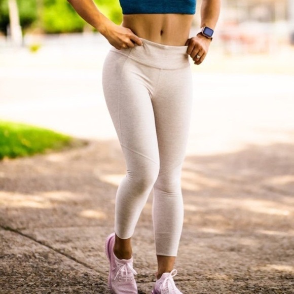 Outdoor Voices Oatmeal Leggings - Picture 2 of 7